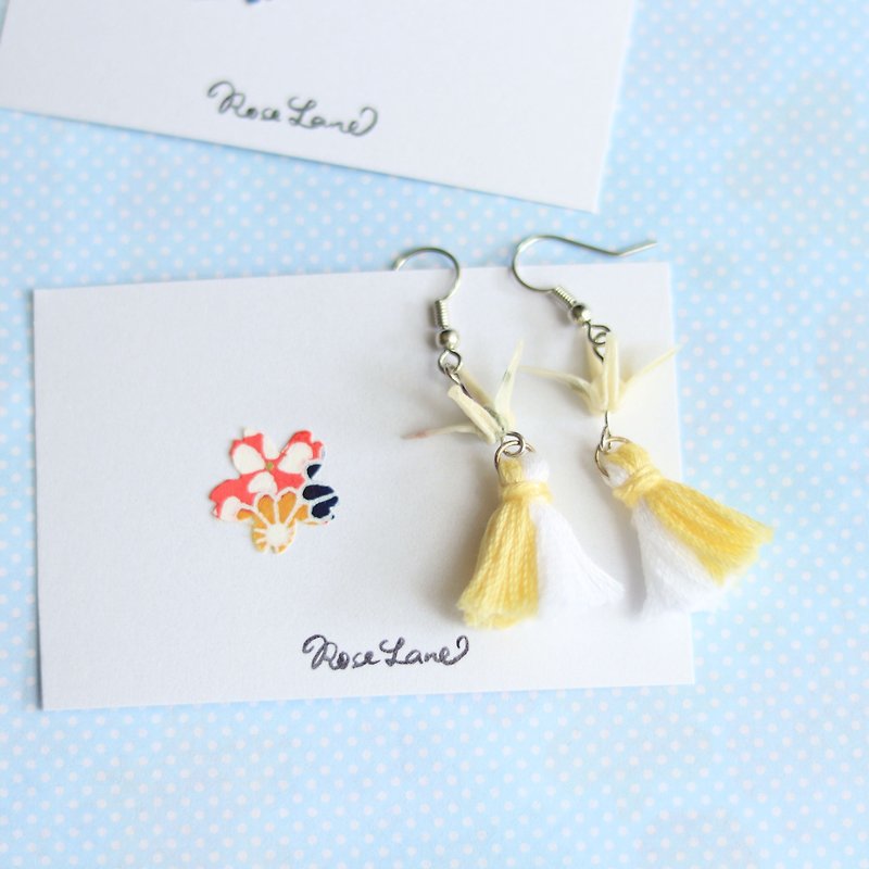Yellow tassel thousand feathers earrings (can change ear clip) - Earrings & Clip-ons - Paper Yellow