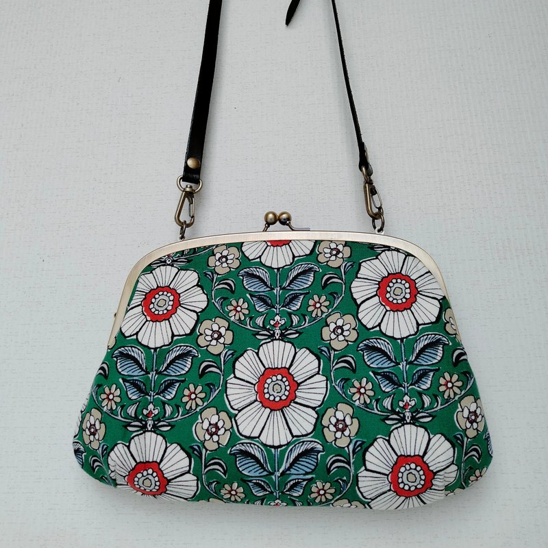 African geometric flower lover parent-child kiss lock bag bag - กระเป๋าแมสเซนเจอร์ - ผ้าฝ้าย/ผ้าลินิน สีเขียว