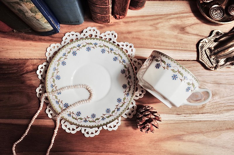 法國製百年經典名瓷Limoges咖啡/花茶杯盤兩件組 - 杯/玻璃杯 - 瓷 白色