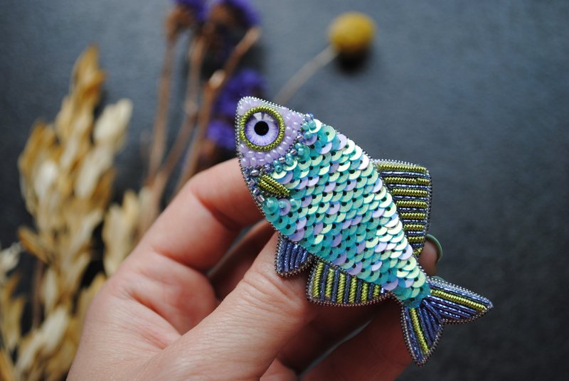 Embroidered sequins fish brooch beaded pin handmade gift for her fish lover gift - 胸針 - 其他材質 多色