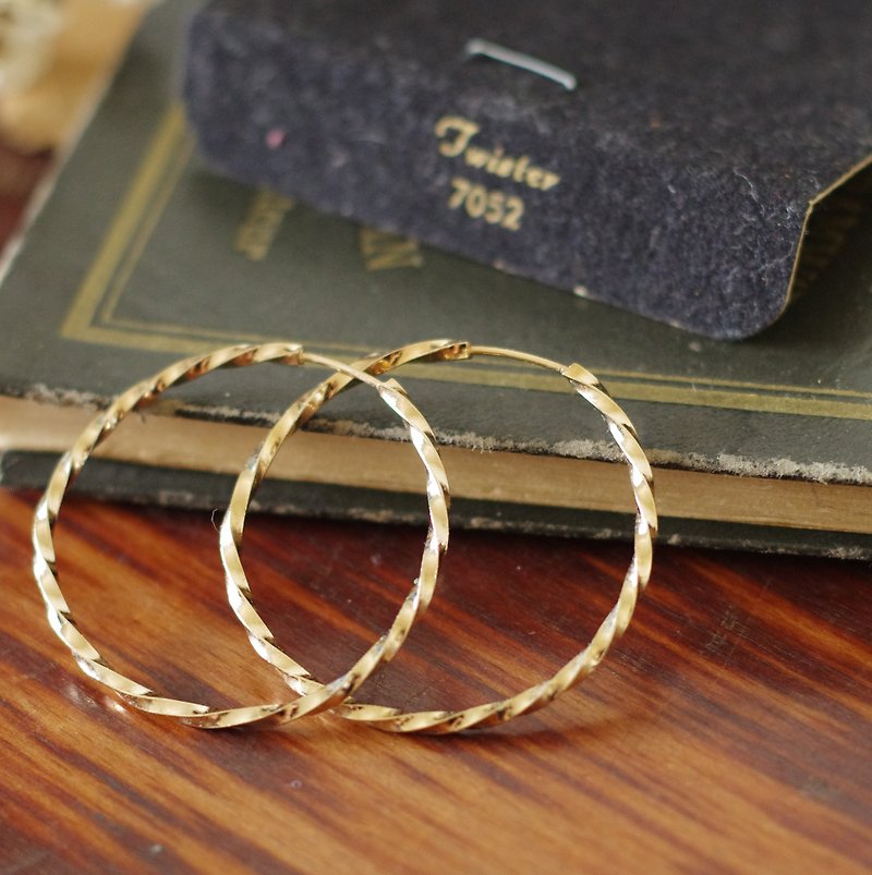 Vintage Antique Gold Twist Hoop Round Needle Earrings Sarah Coventry P467 - Earrings & Clip-ons - Other Metals Gold