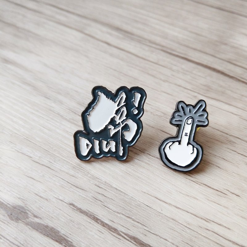 Metal badge - Diu! Heart gray finger group - Badges & Pins - Other Metals Gray