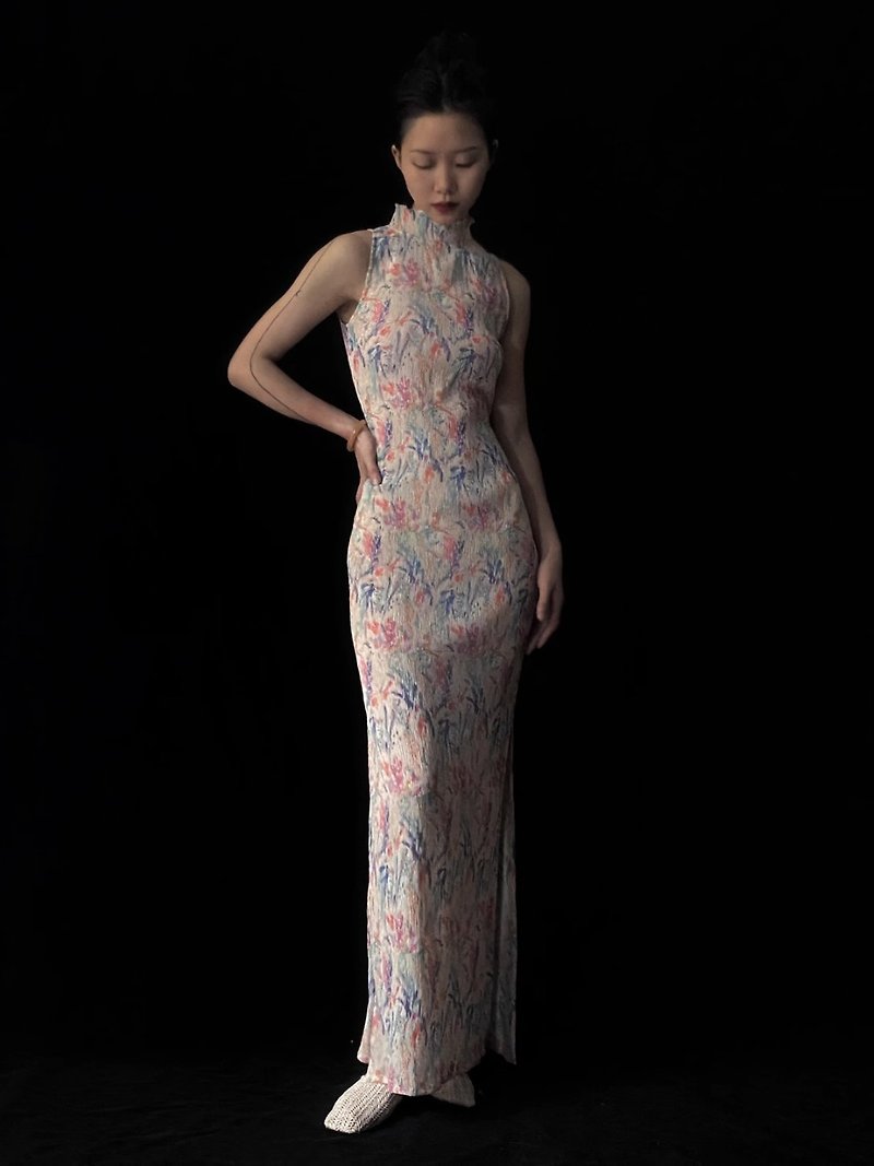 新中式復古 三宅壓皺肌理連身裙 - 連身裙 - 其他材質 多色