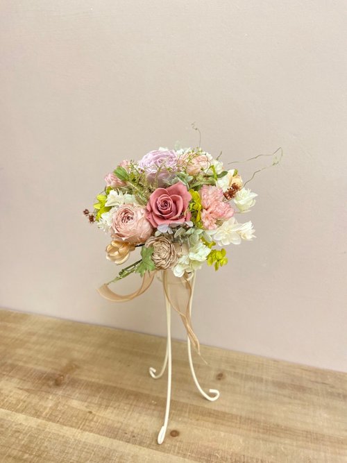 アートフラワーリースブーケ　パープル・ホワイト・ピンク ブライダルブーケ 紫（パープル） ブーケ のおすすめ人気通販｜Creema(クリーマ