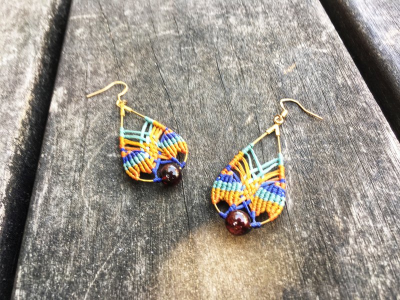 Natural agate woven earrings - ต่างหู - หยก สีน้ำเงิน