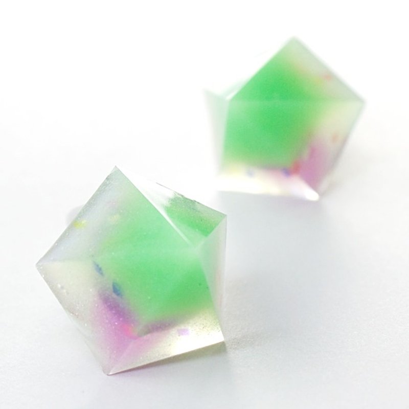 Pentagon earrings (Green Kiwi) - ต่างหู - วัสดุอื่นๆ สีเขียว