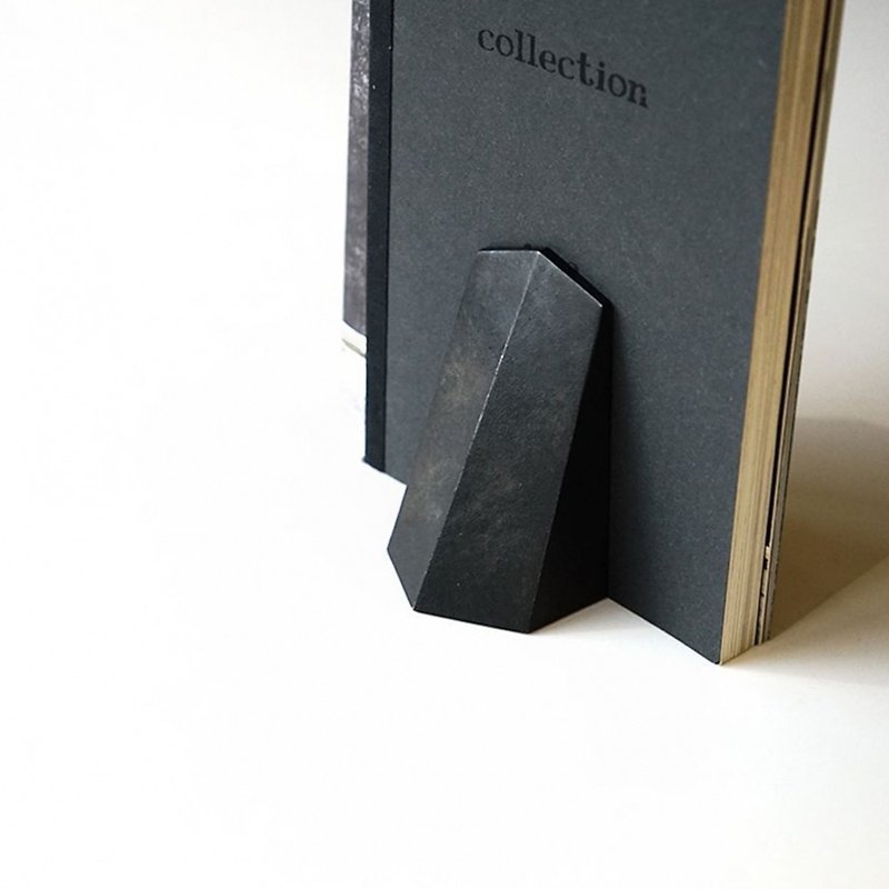 Hand Cast Black Bronze Bookends | FUTAGAMI - Bookshelves - Copper & Brass Black