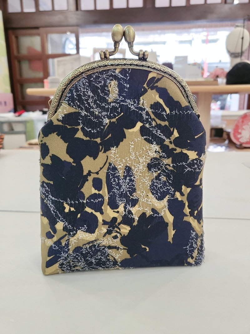 Dark Blue and Gold Floral Print Mobile Phone Bag.Print Collection.Handmade Made in Taiwan - กระเป๋าแมสเซนเจอร์ - วัสดุอื่นๆ หลากหลายสี