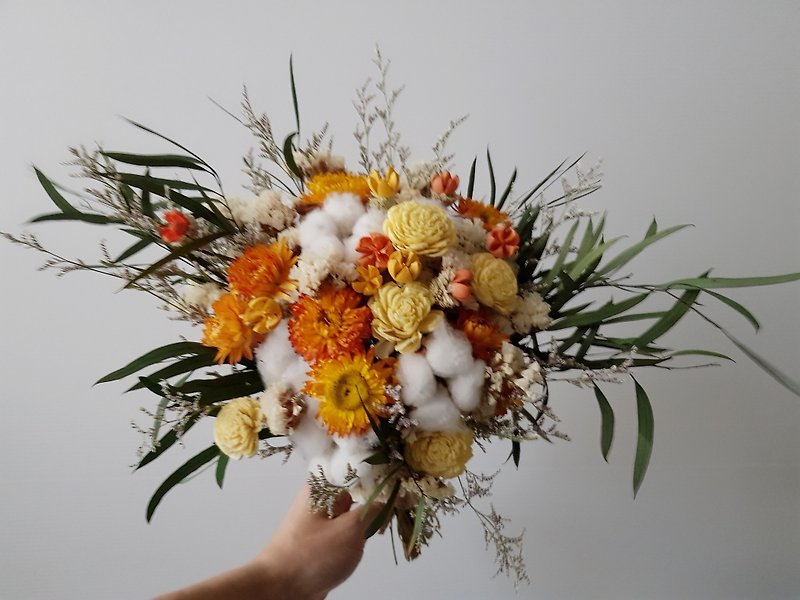 Dry bouquet | yellow orange cotton dry flower | bridal bouquet | photo bouquet - ช่อดอกไม้แห้ง - พืช/ดอกไม้ สีส้ม