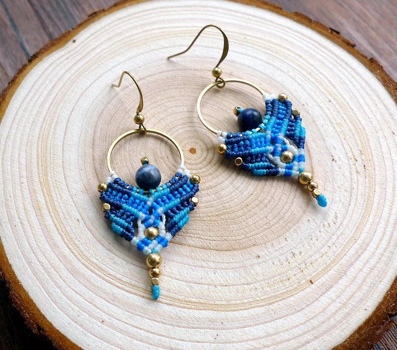 A51-民族風南美蠟線編織藍紋石黃銅珠耳環 (可轉耳夾) - 耳環/耳夾 - 其他材質 藍色