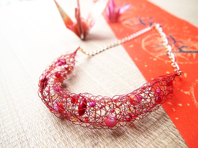 Custom hand-woven red Bronze wire with a large artificial red glass beads items and chain N118