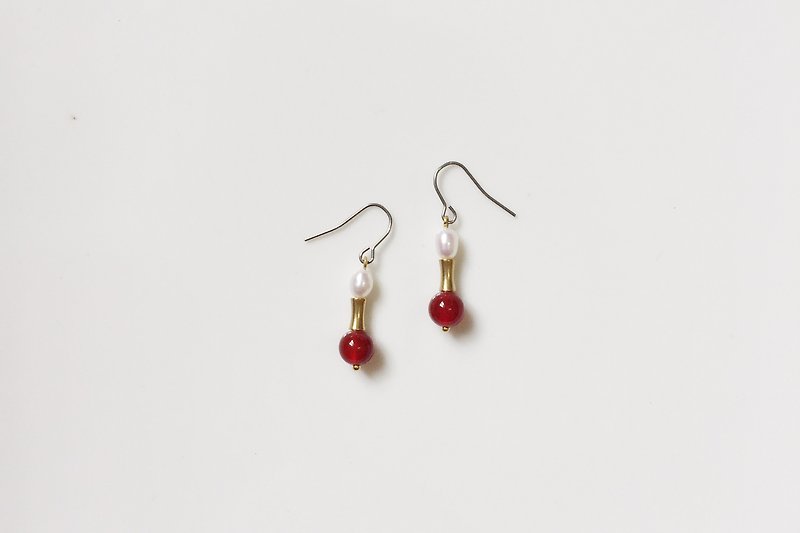 雅典紅 珍珠黃銅造型耳環 - 耳環/耳夾 - 寶石 紅色
