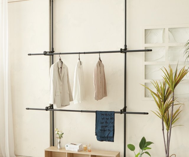 Telescopic best sale clothes rack