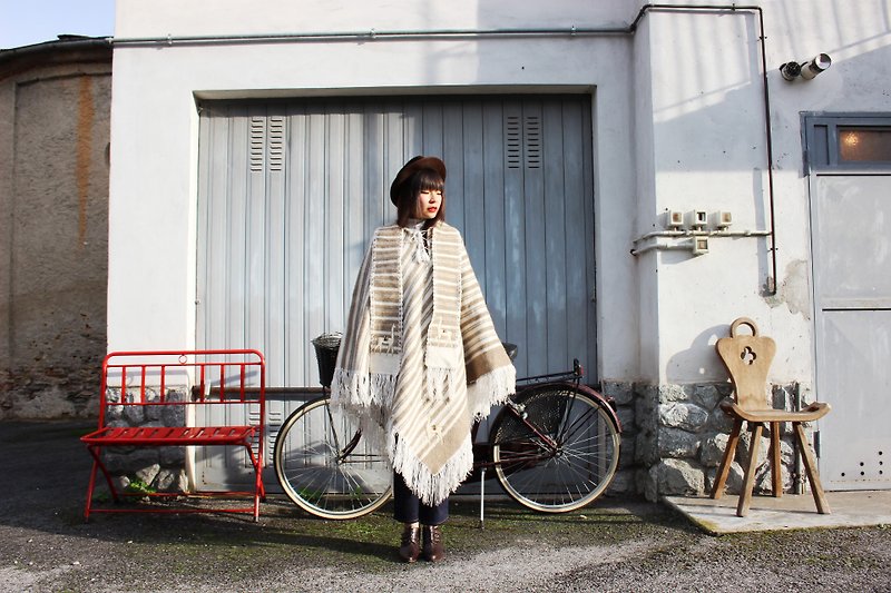 F3043 [Vintage cloak] Alpaca Poncho white beige stripe pattern unique alpaca wool cloak cape coat (good Christmas gift exchange was recommended) - Women's Casual & Functional Jackets - Wool White