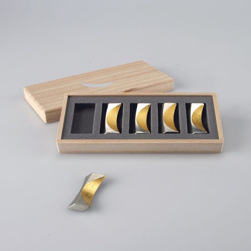 Chopstick Rest - moon - set of 5 - Gold - ตะเกียบ - โลหะ สีเงิน