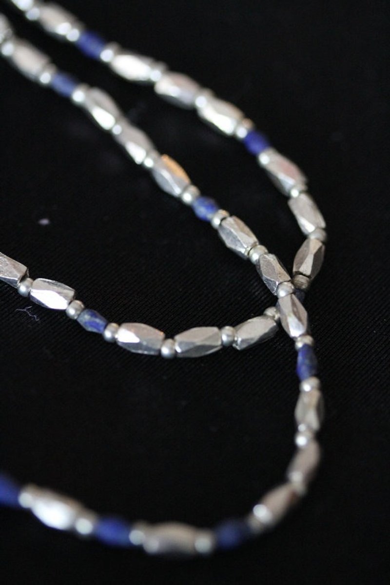 Handmade necklace with  silver and barrel-shape lapis lazuli beads (N0043) - Necklaces - Silver Blue
