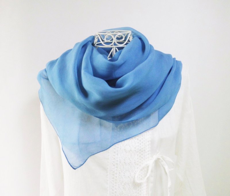 Indigo dyeing, light and refreshing, silk chiffon, wide stole_A pale - Knit Scarves & Wraps - Silk Blue