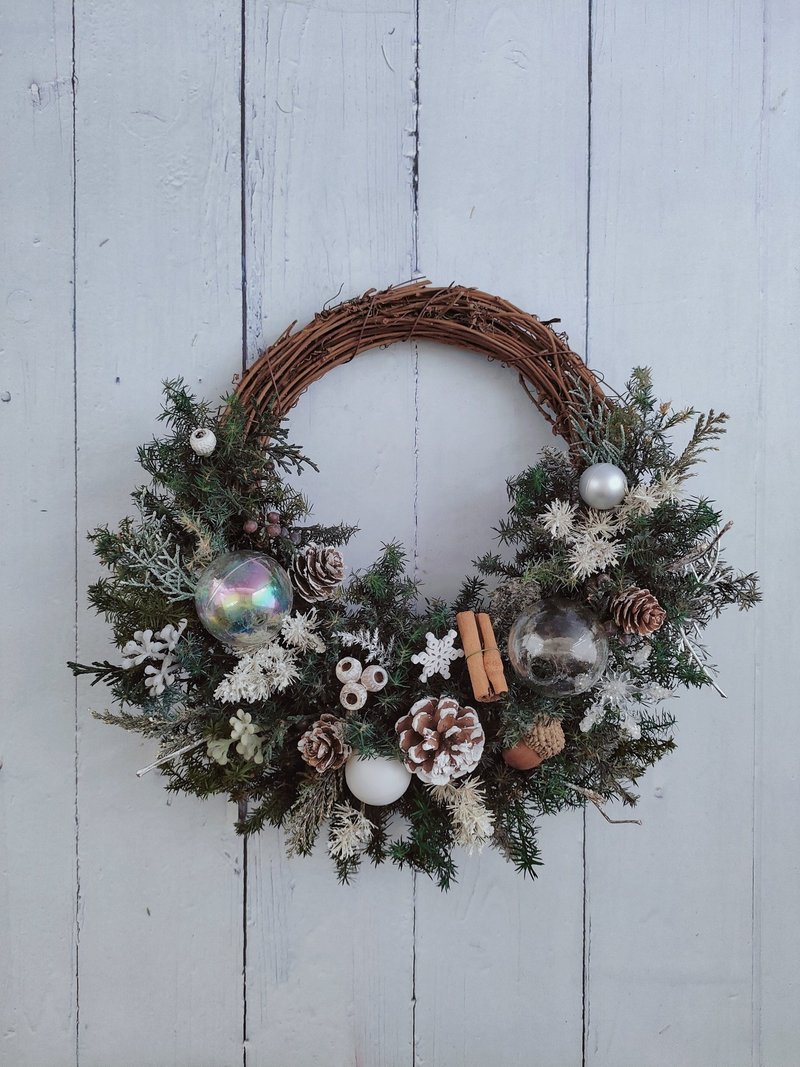 Christmas Gift - Everlasting Christmas Wreath - Half Moon Shape - Dried Flowers & Bouquets - Plants & Flowers Green