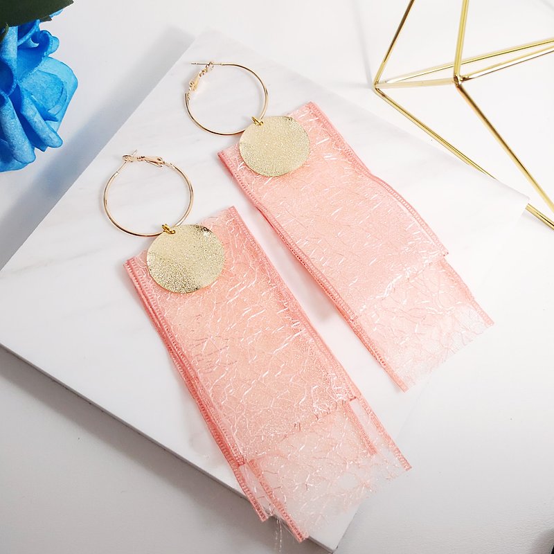 Daqian design retro classic temperament pink ribbon earrings earrings gift lover Xie Shiyan - Earrings & Clip-ons - Cotton & Hemp Pink
