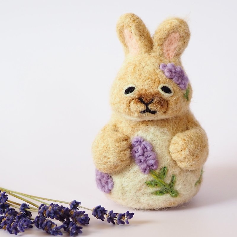 The arrival of spring - a half-asleep rabbit figurine wearing lavender - เย็บปัก/ถักทอ/ใยขนแกะ - ขนแกะ สีนำ้ตาล