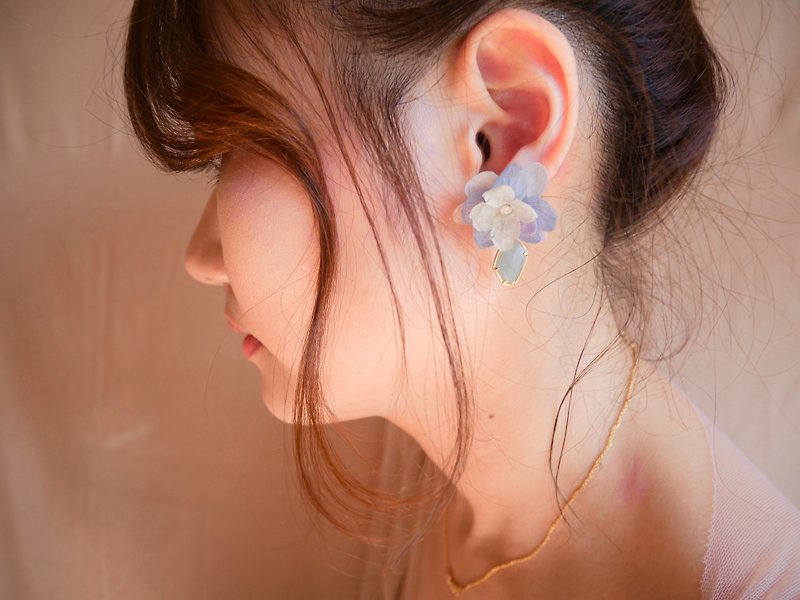vividesign hydrangea earrings - ต่างหู - พืช/ดอกไม้ สีน้ำเงิน