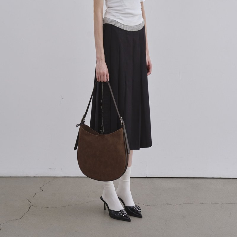 韓国製 MUR Pair bag ハンドバッグ/ショルダーバッグ/トートバッグ スエード ダークブラウン - ショルダーバッグ - サステナブル素材 