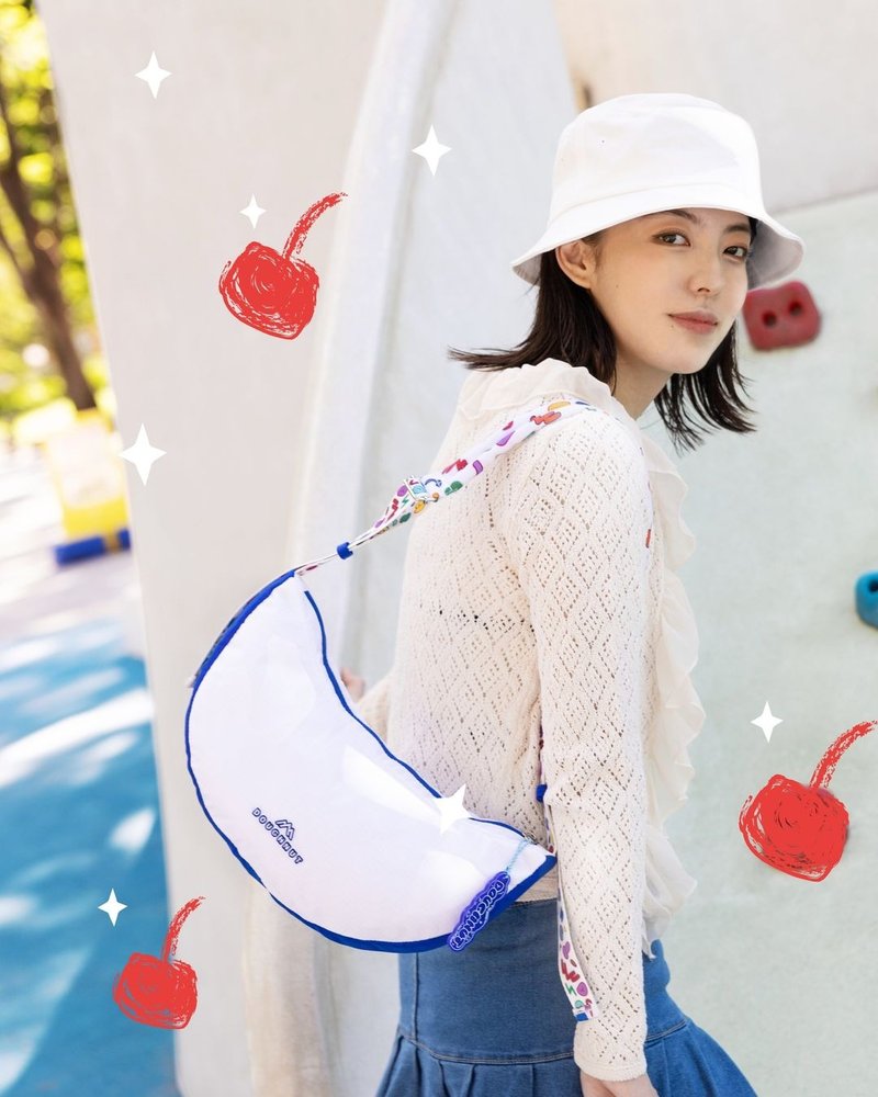 【DOUGHNUT】water-repellent hand/shoulder/cross-body 3-use small half-moon bag to wear-White YU - กระเป๋าแมสเซนเจอร์ - วัสดุอื่นๆ ขาว