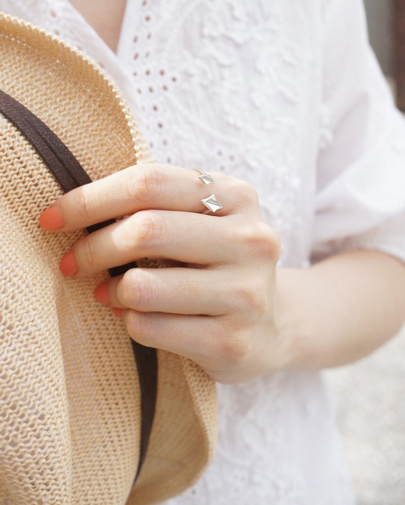 Shiny Summer Light Sterling Silver Ring - แหวนทั่วไป - เงินแท้ สีเงิน