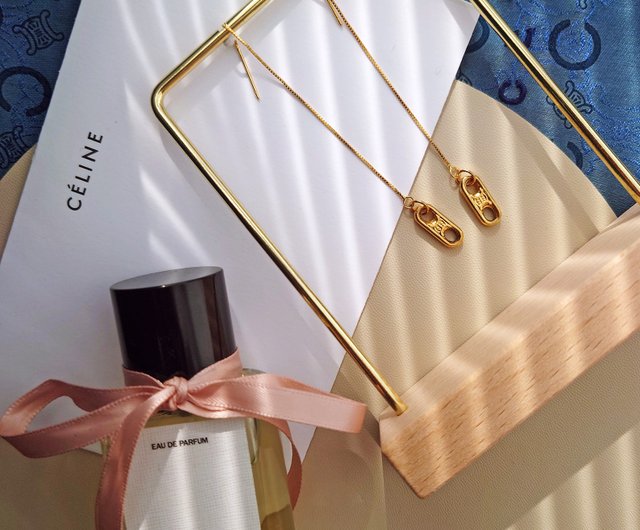 CELINE ゴールド ピアス 箱付き CELINE ゴールドピアス ギフトボックス付き