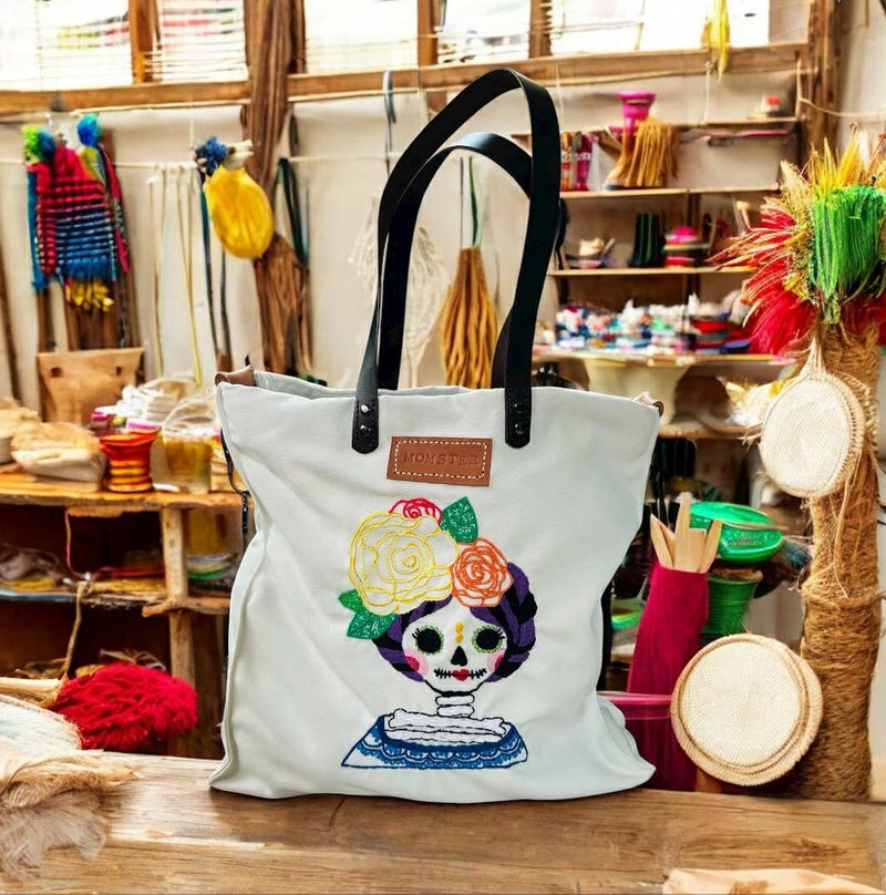 Eco-friendly shoulder bag made from recycled plastic bottles. - 其他 - 其他材質 白色
