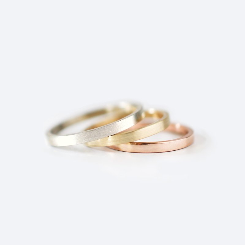 極簡霧面 18K 玫瑰金黃金白金戒指 2mm | 客製手工婚戒對戒 - 戒指 - 貴金屬 金色