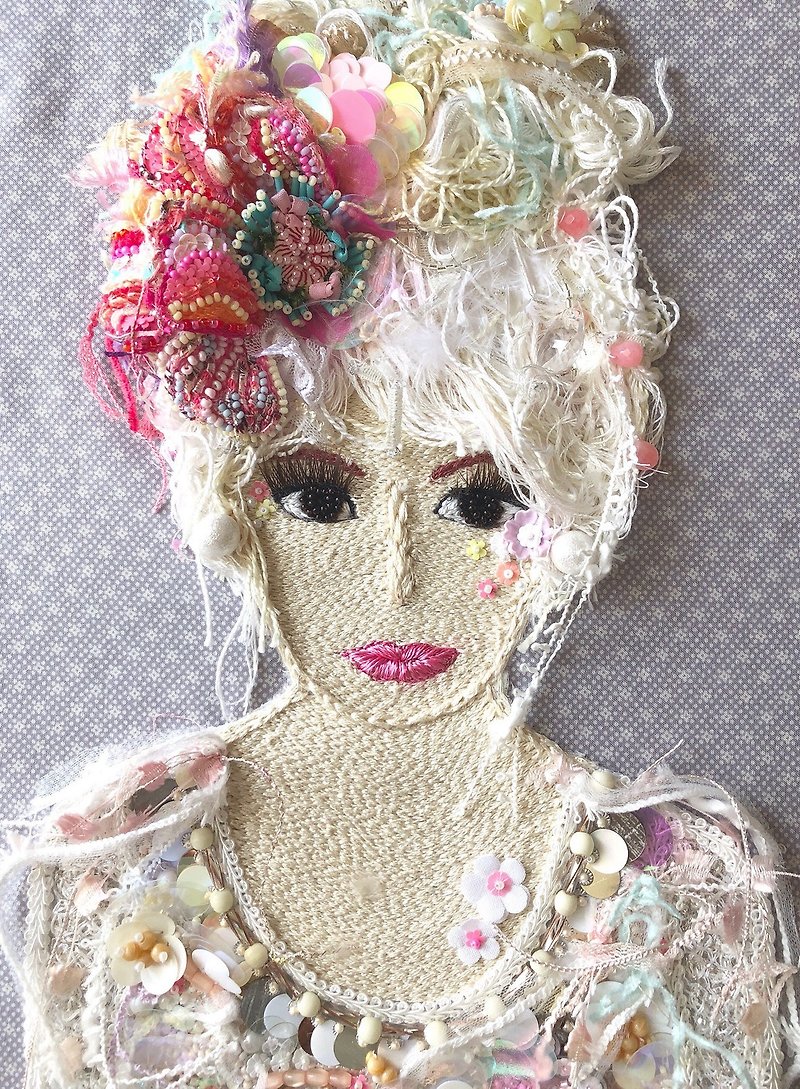 La Dame Blanche   White Lady　 embroidery  art   beads - อื่นๆ - งานปัก ขาว