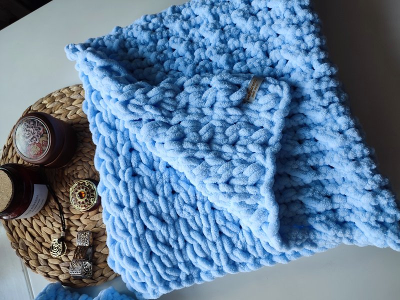 Custom baby blanket aesthetic baby girl chenille blanket chunky fuzzy throw baby - 寢具/床包 - 聚酯纖維 藍色