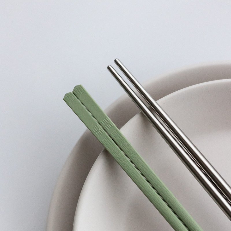 Healthy Happy Chopsticks Taiwan-made Stainless Steel chopsticks avocado green (long 24.2cm) - ตะเกียบ - สแตนเลส สีเขียว