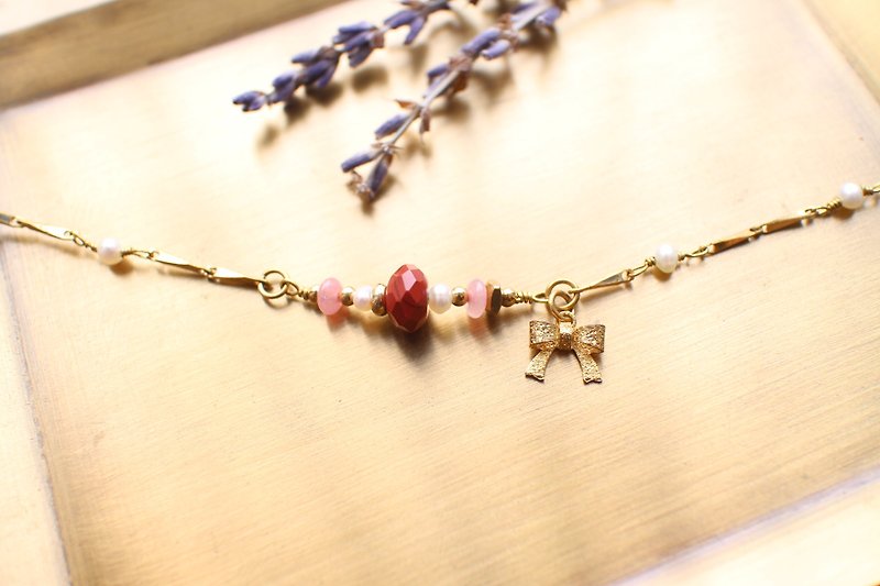 The red-Pearls brass bracelet - สร้อยข้อมือ - โลหะ 