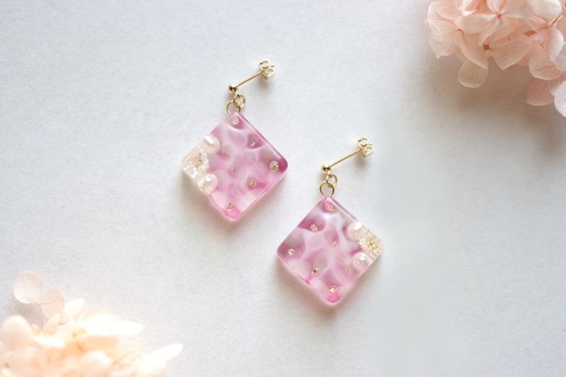 Resin Art Square Earrings - Ripples - Pink - Earrings & Clip-ons - Resin Pink