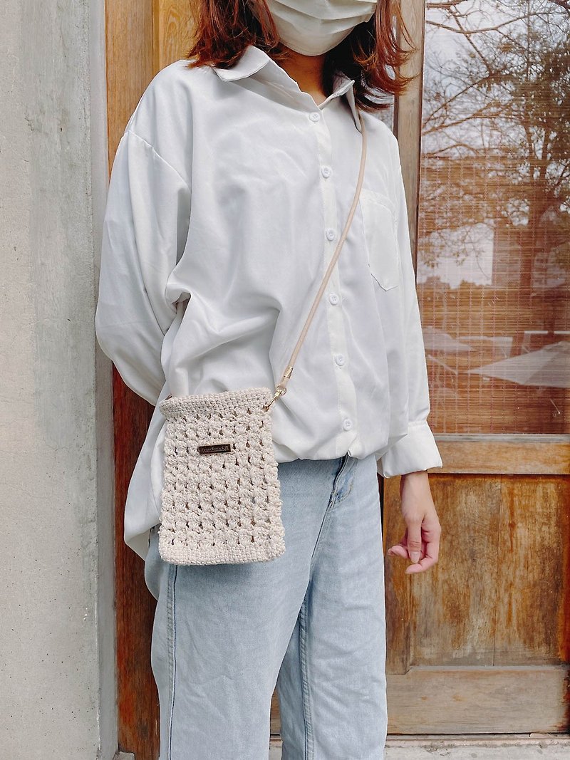 woven small square bag woven bag mobile phone bag - Messenger Bags & Sling Bags - Cotton & Hemp White