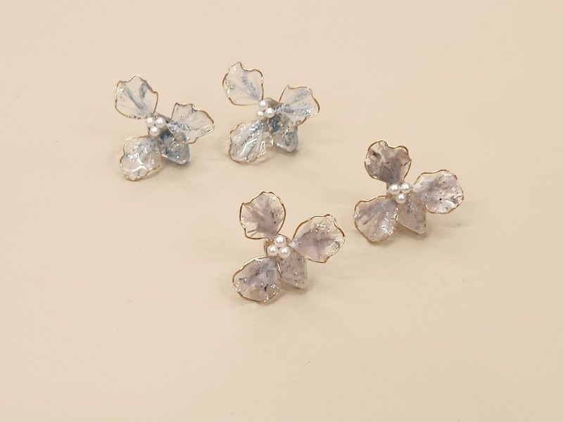 Transparent hand-painted Bronze flower resin earrings C15 - ต่างหู - เรซิน 