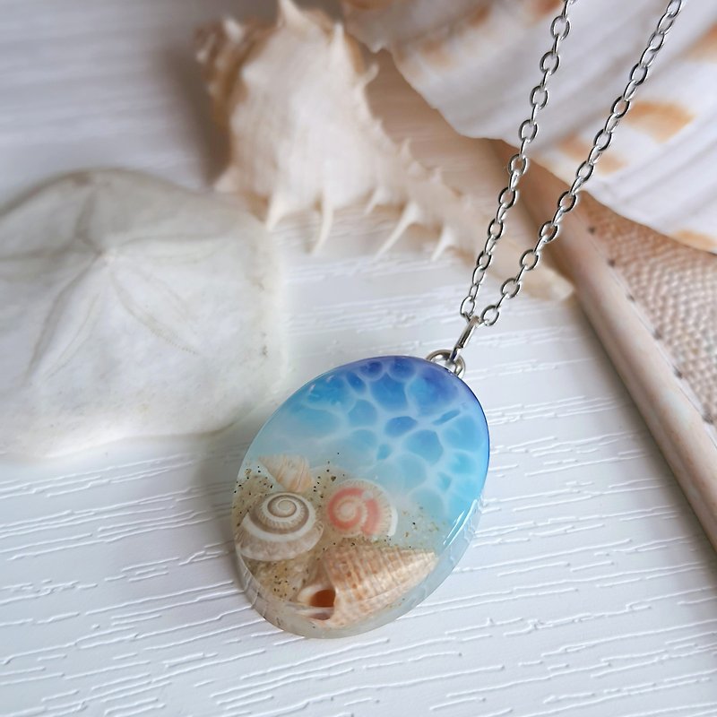 Handmade resin sea shell pendant