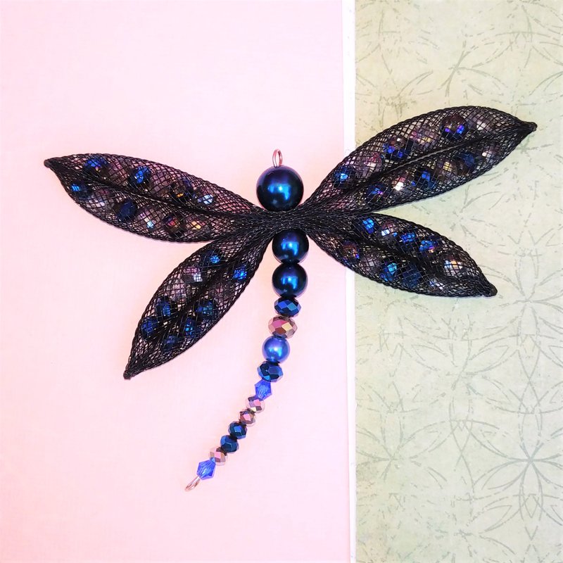 Dragonfly brooch handmade Beaded brooch delicate Blue dragonfly pin - เข็มกลัด - คริสตัล สีน้ำเงิน