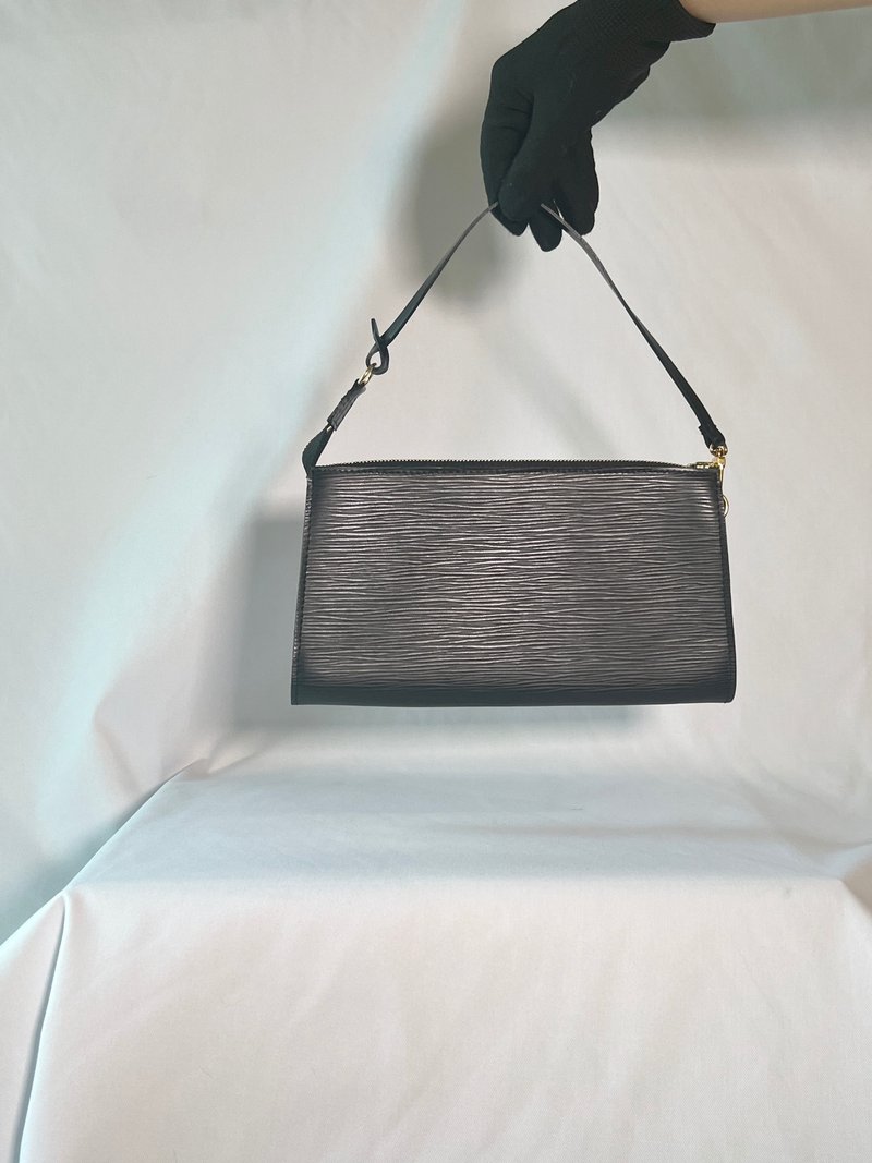 LOUIS VUITTON LV Epi Pochette Accessoires 水波紋麻將包 - 側背包/斜背包 - 真皮 黑色