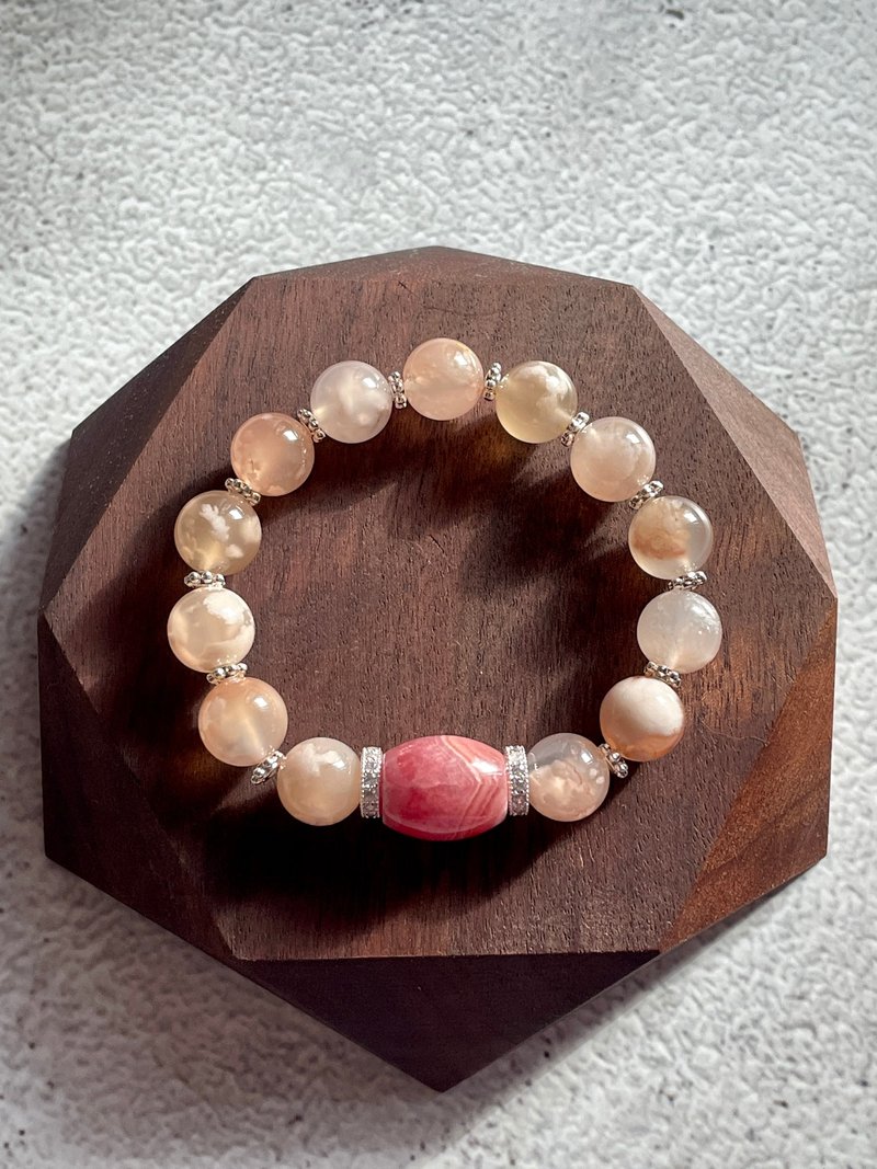 Red Stone bucket bead design, love comes at the right time - สร้อยข้อมือ - คริสตัล สึชมพู