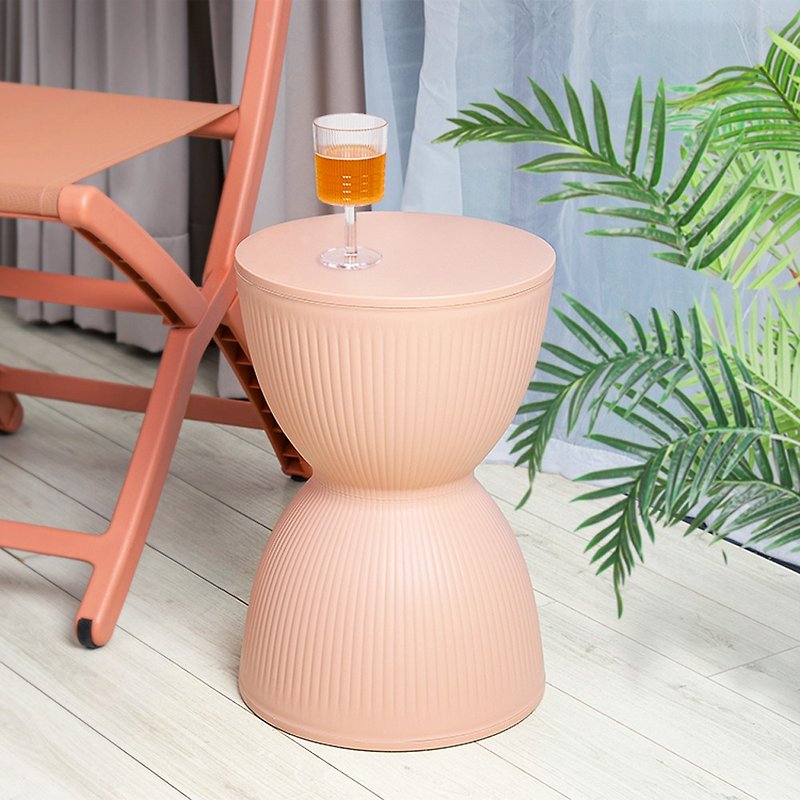 Pella round stool - Other Furniture - Plastic 