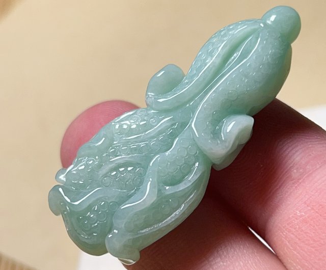 ビルマ翡翠精細彫刻「玉輿に乗る鼠お花嫁」(A貨保証)(整理番号:AJ08) ビルマ翡翠精細彫刻「玉輿に乗る鼠お花嫁」(A貨保証)(整理番号