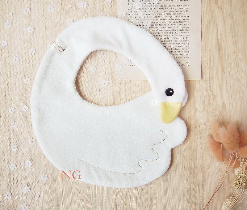 [NG goods specials clear] dream swan lake mouth towel / polar bear bib - Bibs - Cotton & Hemp Multicolor