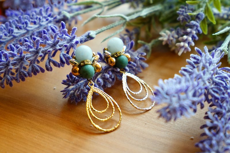 Queen - Gemstone Seashell Pendant Earrings - Green - Earrings & Clip-ons - Semi-Precious Stones Green