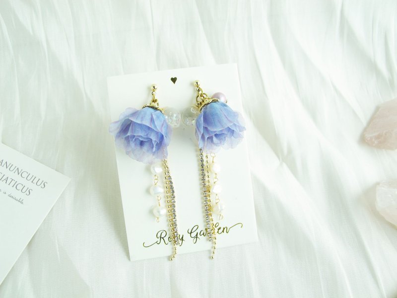 Rosy Garden Fabric handmade rose with water inside glass ball earrings - ต่างหู - แก้ว สีน้ำเงิน