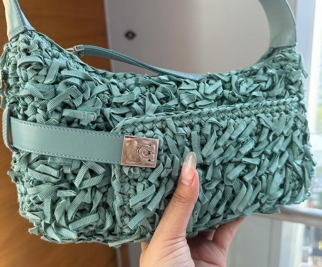 Second-hand bag Ferragamo Ferragamo sky blue ribbon dumpling
