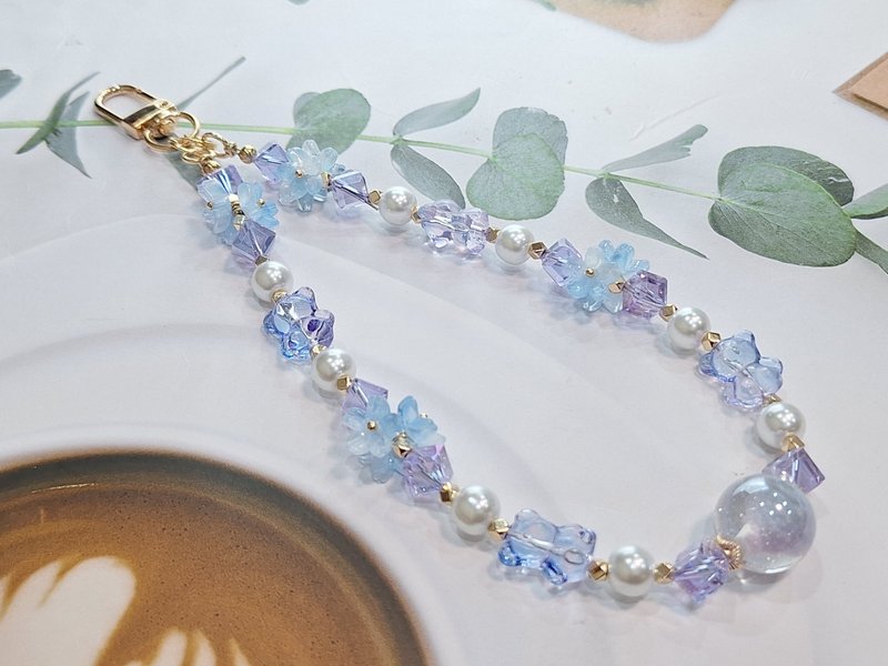 Christmas Tree Heidi / Pearl Beads / Glass / Austrian Crystal Phone Charm - สร้อยข้อมือ - เครื่องประดับพลอย 