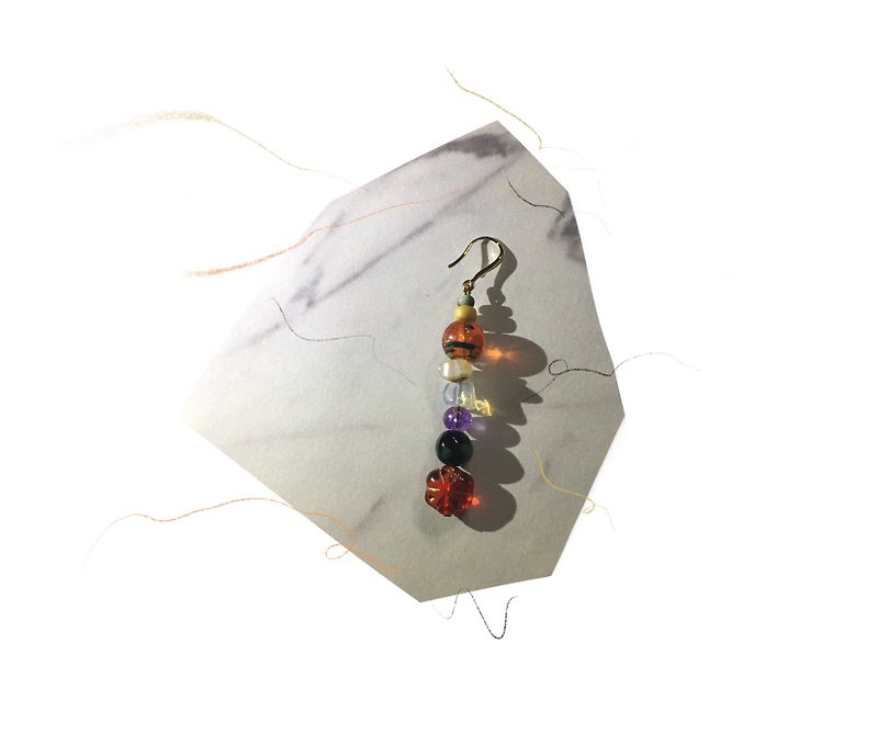 魔法石大串耳環-金箔琉璃(單支) - 耳環/耳夾 - 玻璃 多色